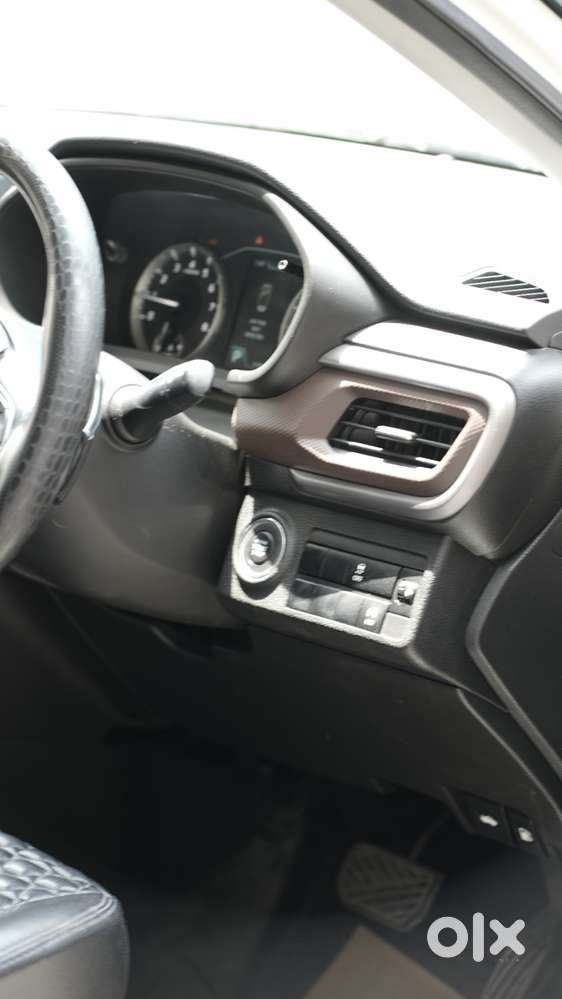 Maruti Suzuki Brezza 1.5 Zxi At Smart Hybrid, 2022, Petrol