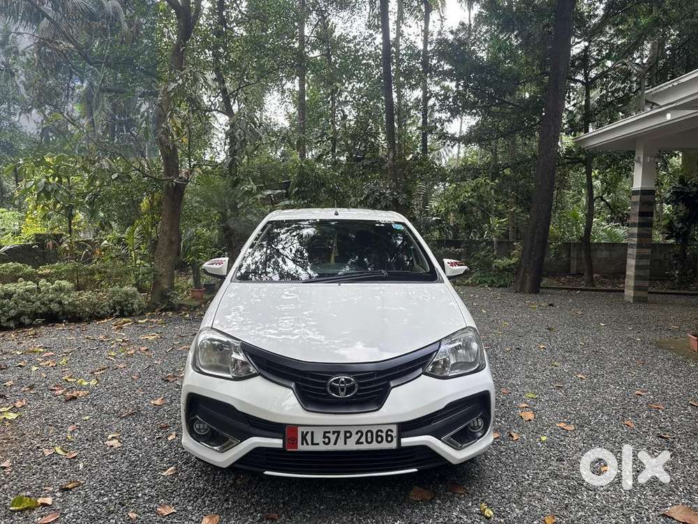 Toyota Etios Liva 2016 Petrol Well Maintained