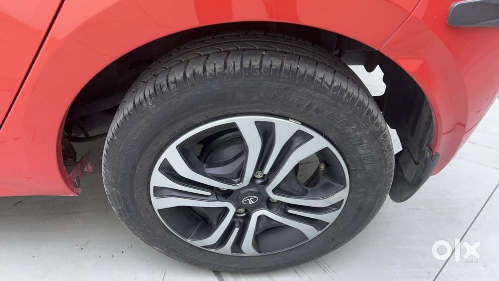 Tata Tiago 1.2 Revotron Xt Option, 2024, Petrol