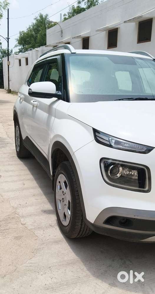 Hyundai Venue S Plus Mt 1.2 Kappa, 2022, Petrol
