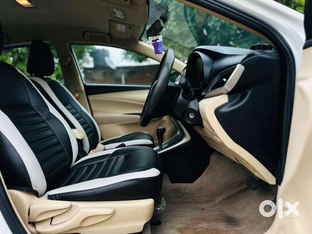 Toyota Yaris J Cvt, 2019, Petrol