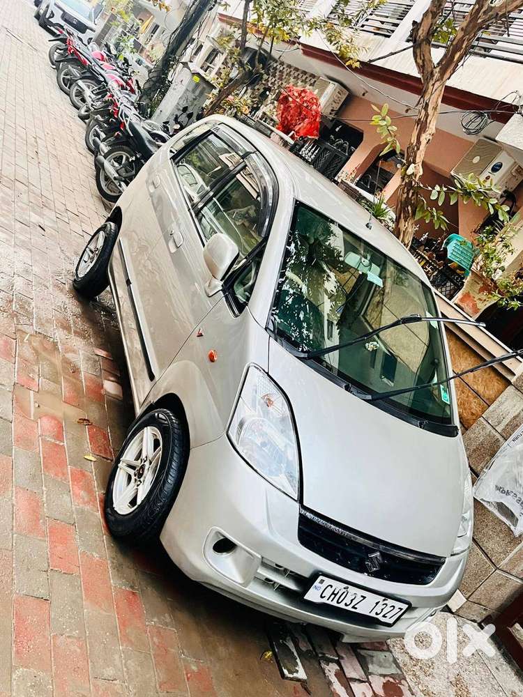 Alloy Wheel,system, Center Locking,power Window,power Steering,