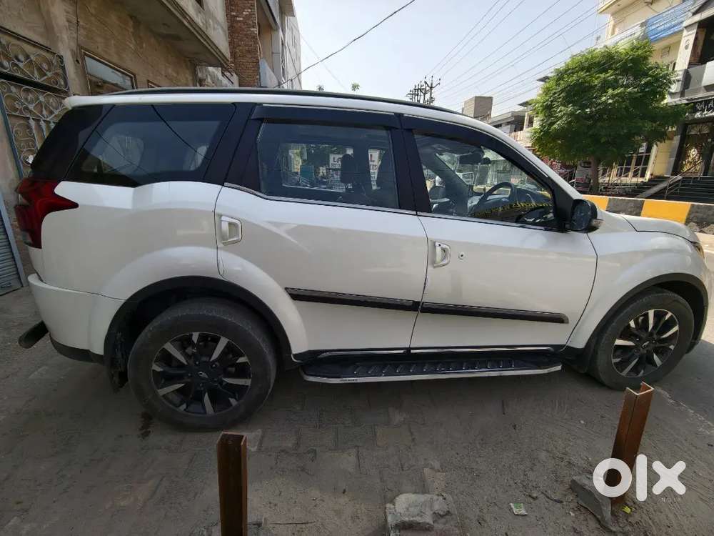 Xuv 500 Full Top Doctor Driven Car Total Company Maintained.