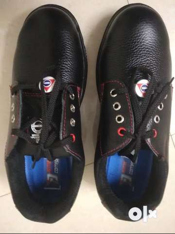 Safety hotsell shoes olx