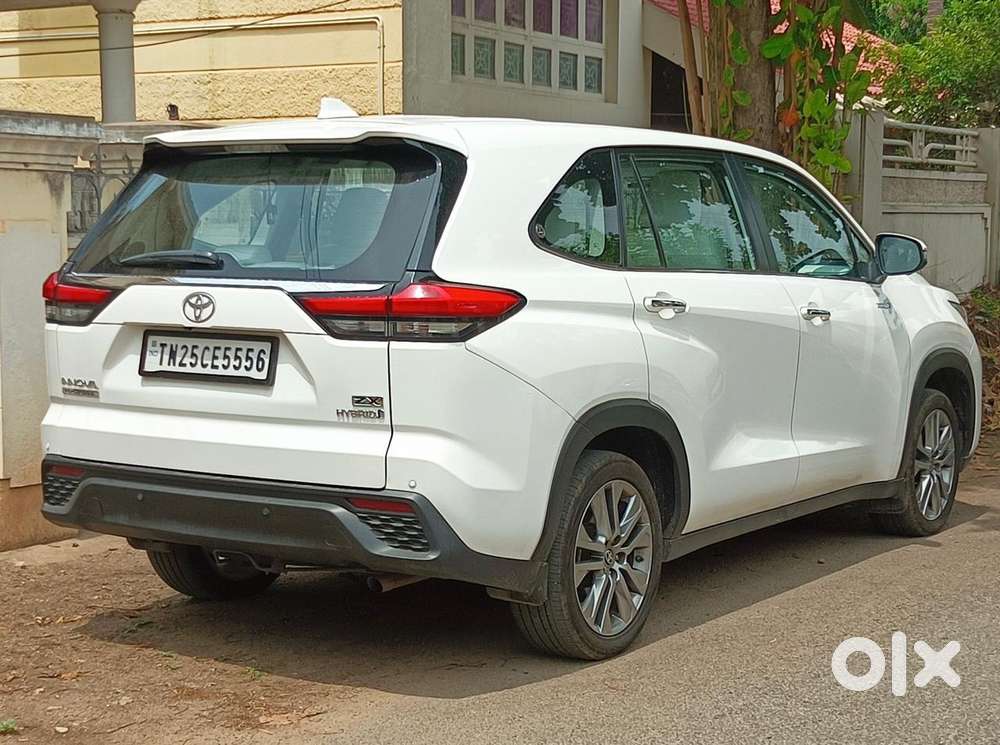 Toyota Innova Hycross 2.0 Zx (o) Hybrid 7 Str, 2023, Petrol