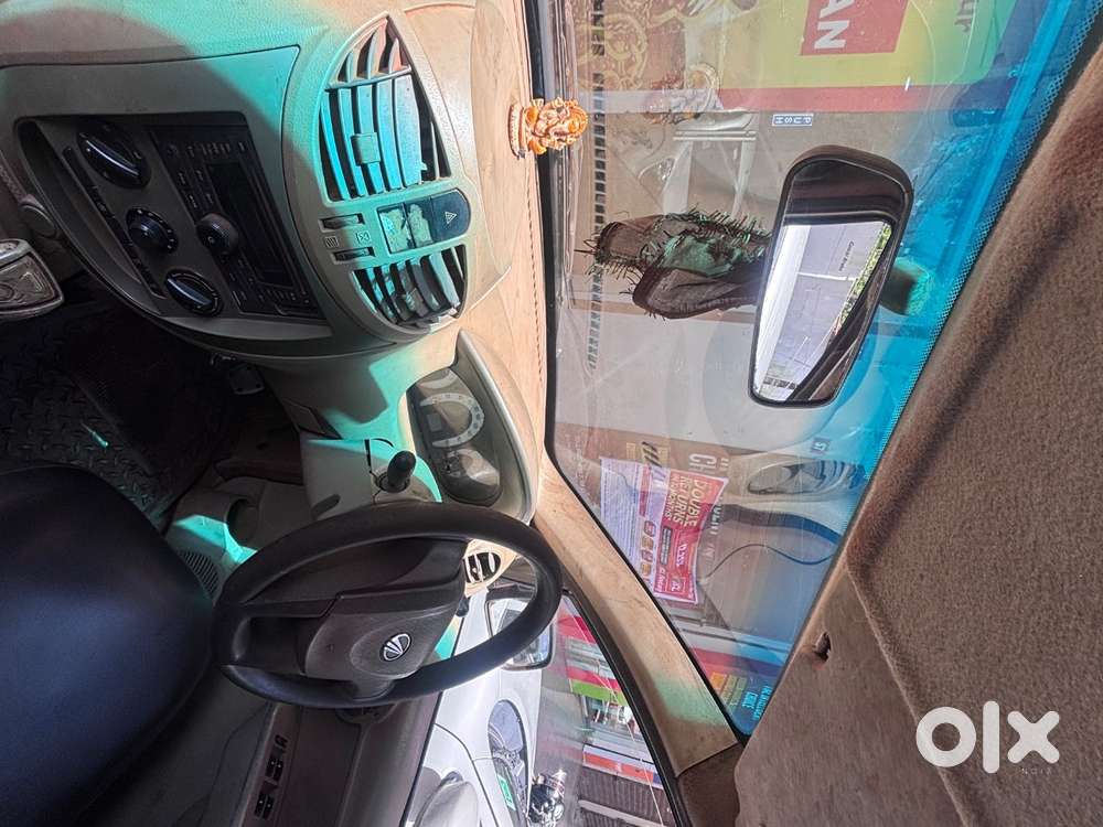 Mahindra Genio