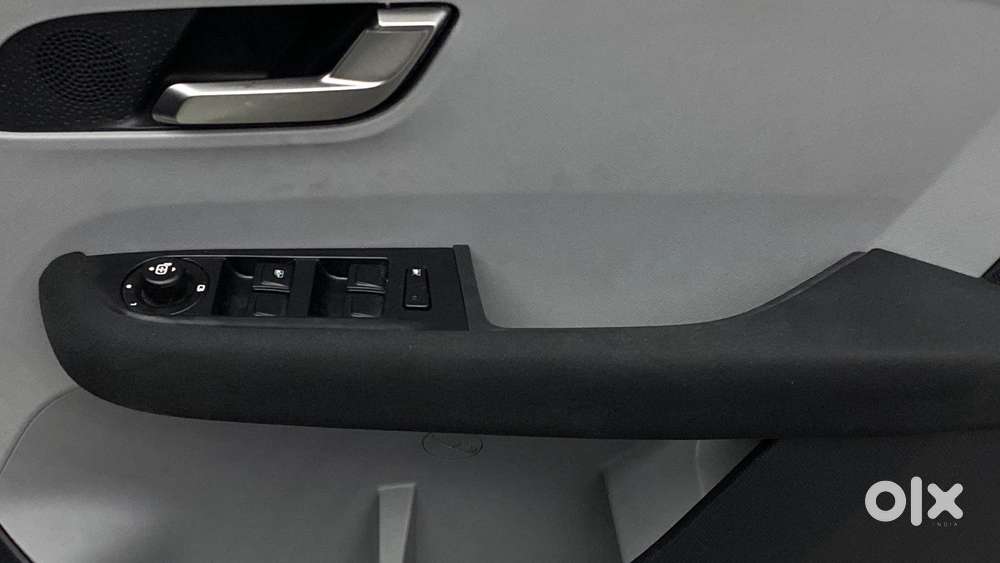 Tata Altroz Xz, 2020, Petrol