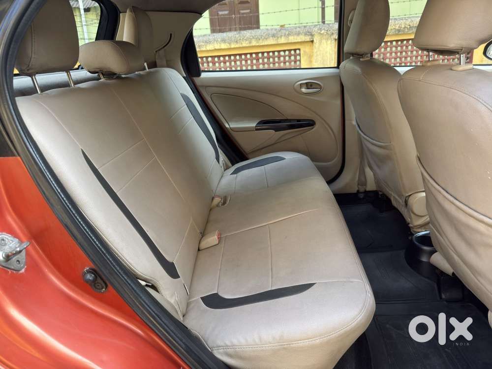 Toyota Etios Liva V Dual Tone, 2018, Petrol