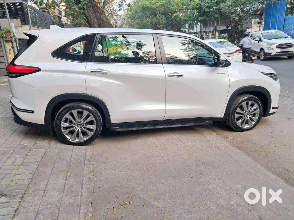 Toyota Innova Hycross 2.0 Zx Hybrid 7 Str, 2024, Petrol