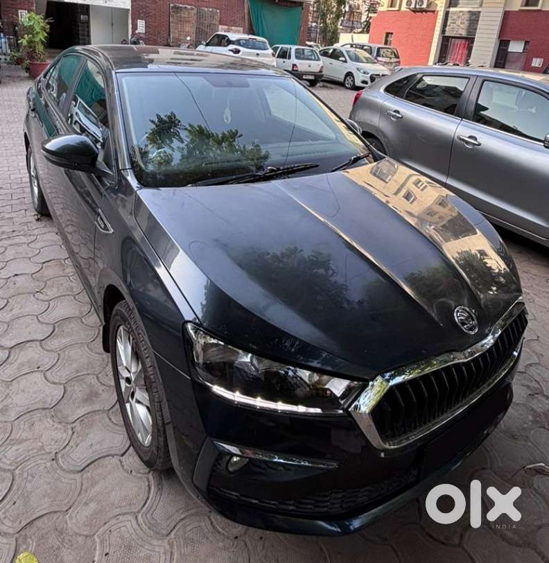 Skoda Slavia 1.0 Ambition Tsi, 2023, Petrol