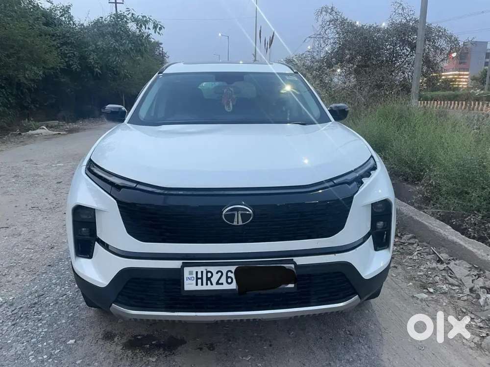 Tata Safari Diesel Automatic With Panaromic Sunroof