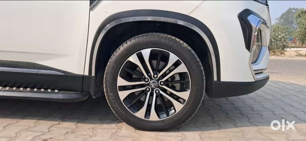 Mg Hector Plus 1.5 Sharp Turbo Cvt 6 Str, 2022, Petrol