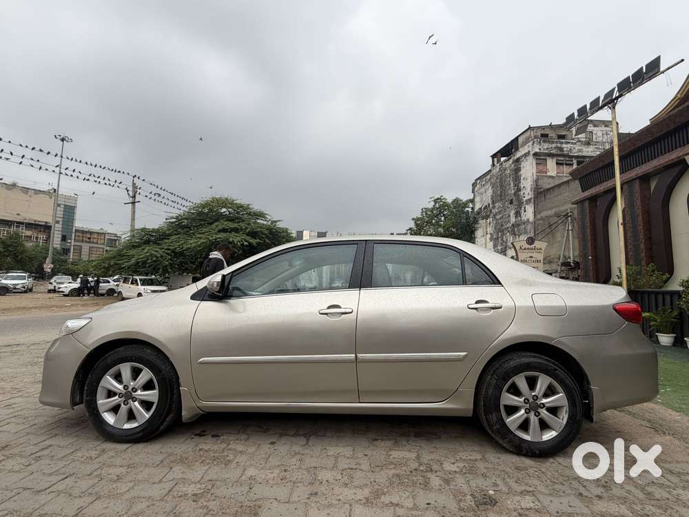 Toyota Corolla Altis, 2011, Petrol