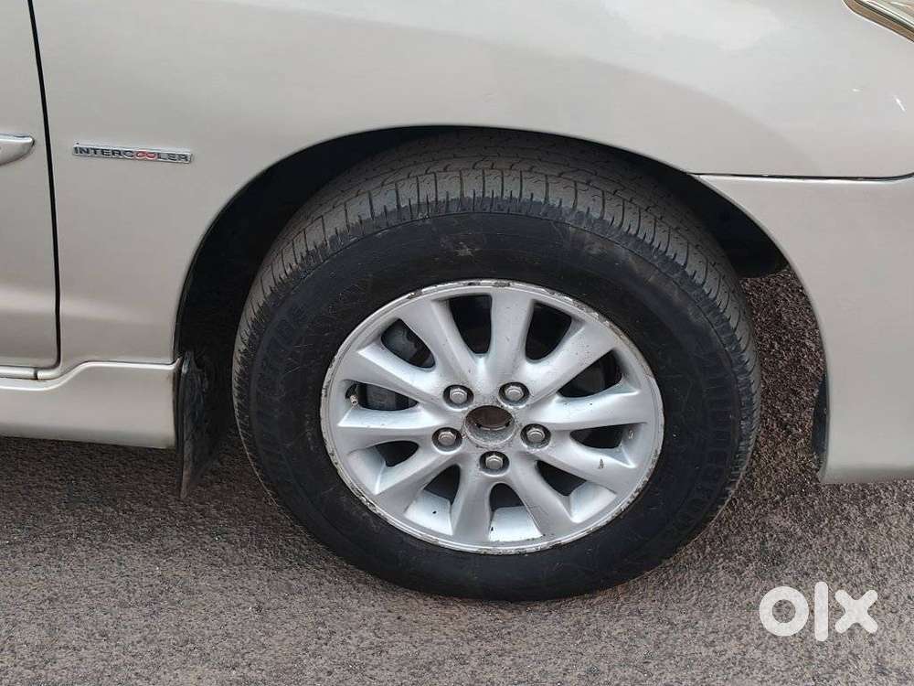 Toyota Innova 2009-2011 2.5 E 8 Str, 2012, Diesel