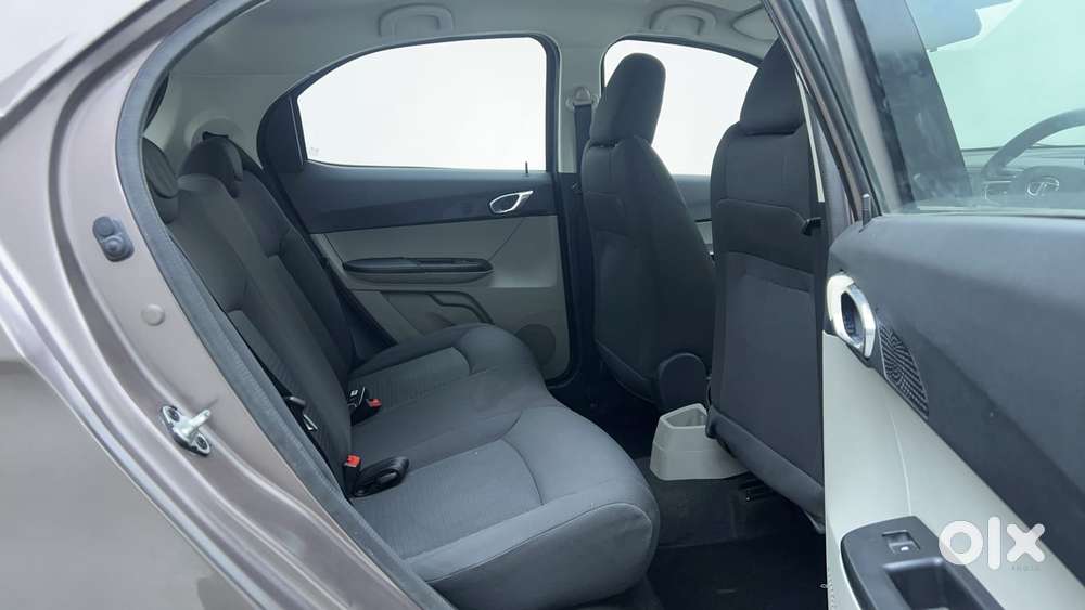 Tata Tiago Xza, 2017, Petrol