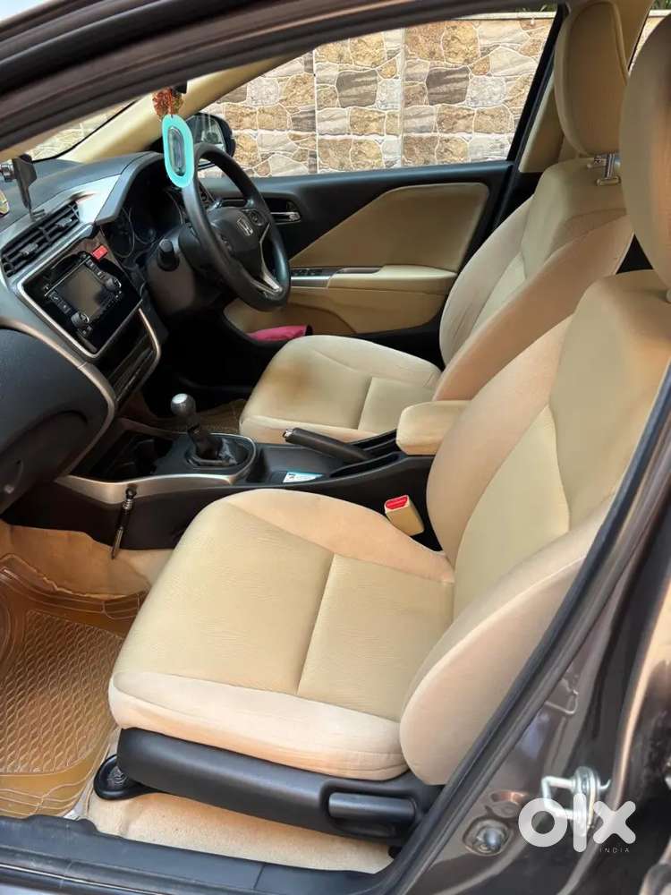 Well Maintained Honda City V Mt 2015