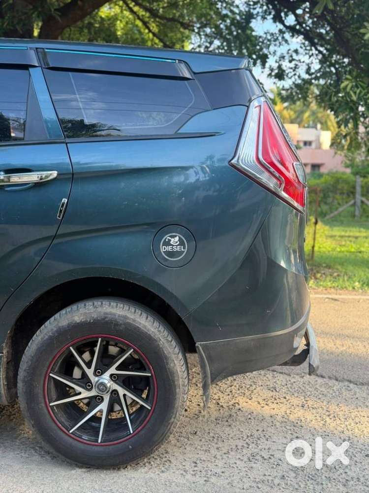 Mahindra Marazzo M4, 2019, Diesel