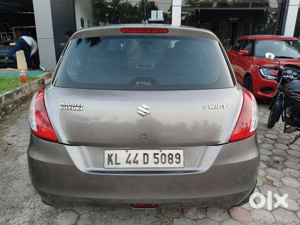 Maruti Suzuki Swift Vxi + Manual, 2016, Petrol