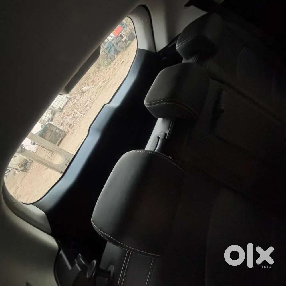 2025 Mahindra Xuv 3xo Revx M  Stealth Black  7700 Km  Single Owner