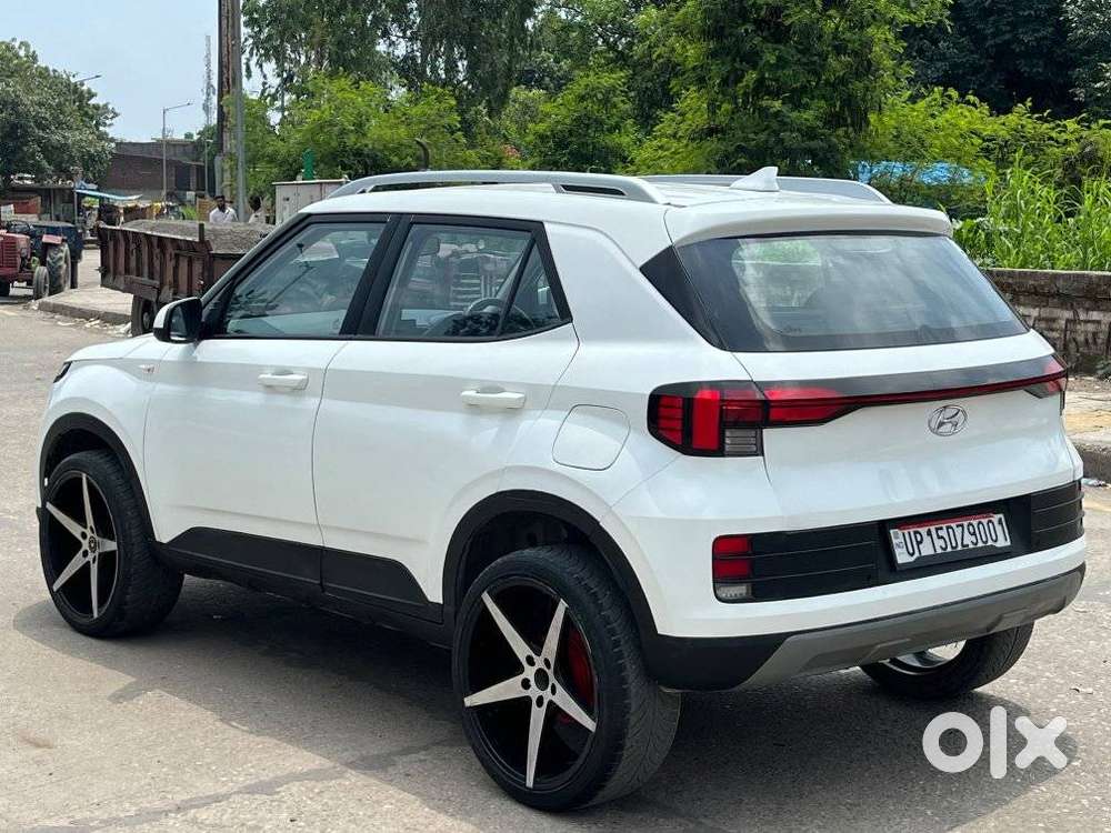 Hyundai Venue S 1.2 Petrol, 2023