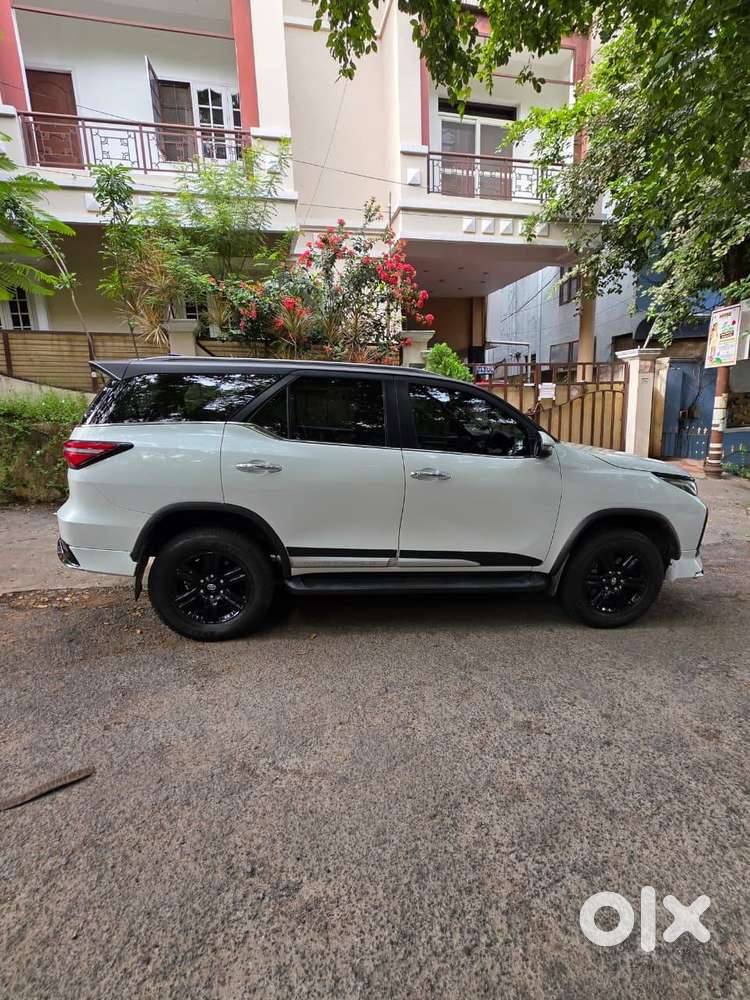 Toyota Fortuner Leader 2025