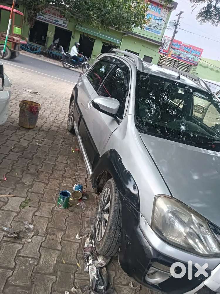 Toyota Etios Cross 2015