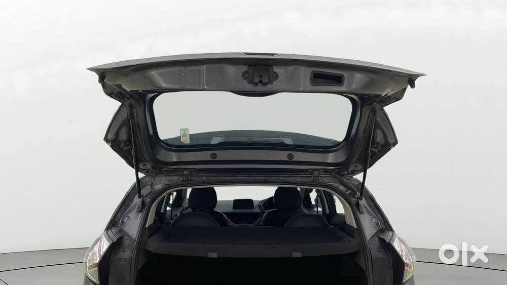 Tata Nexon 1.5 Revotorq Xma Plus (s) Amt, 2022, Petrol
