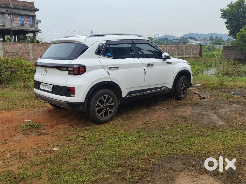 Hyundai Venue 2022 Petrol Well Maintained