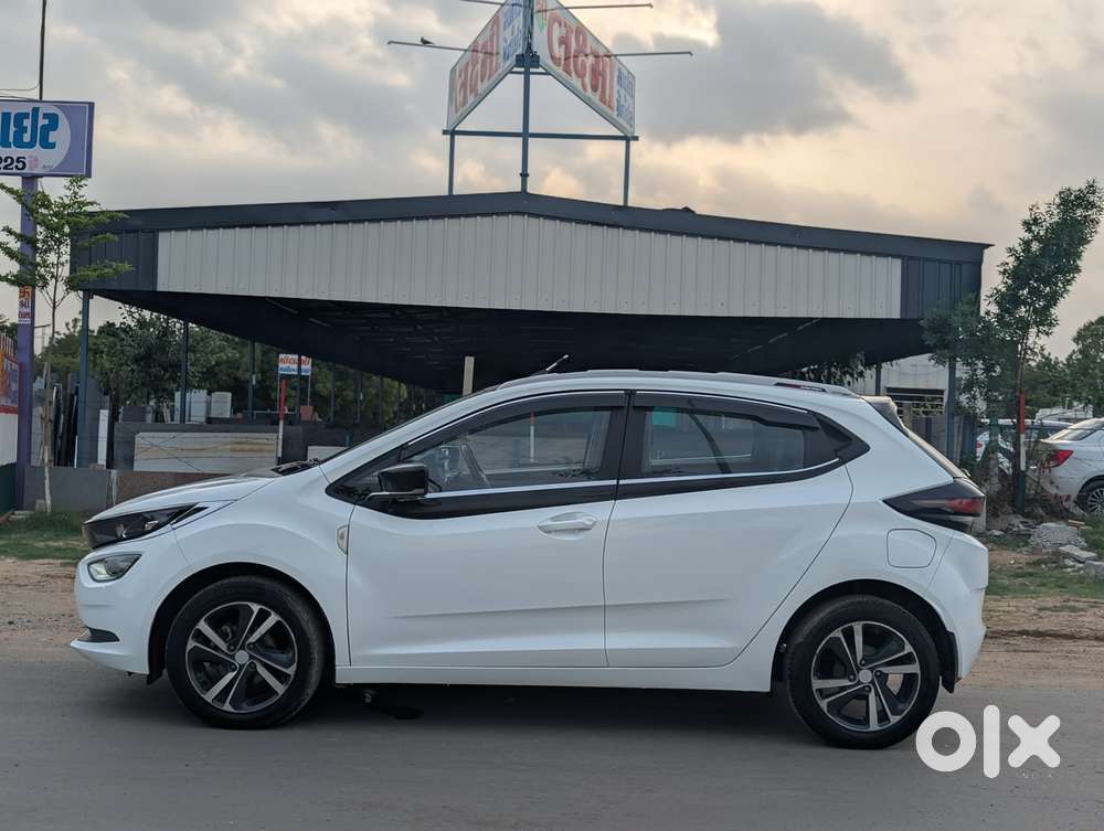 Tata Altroz 1.2 Xza Plus, 2023, Cng & Hybrids
