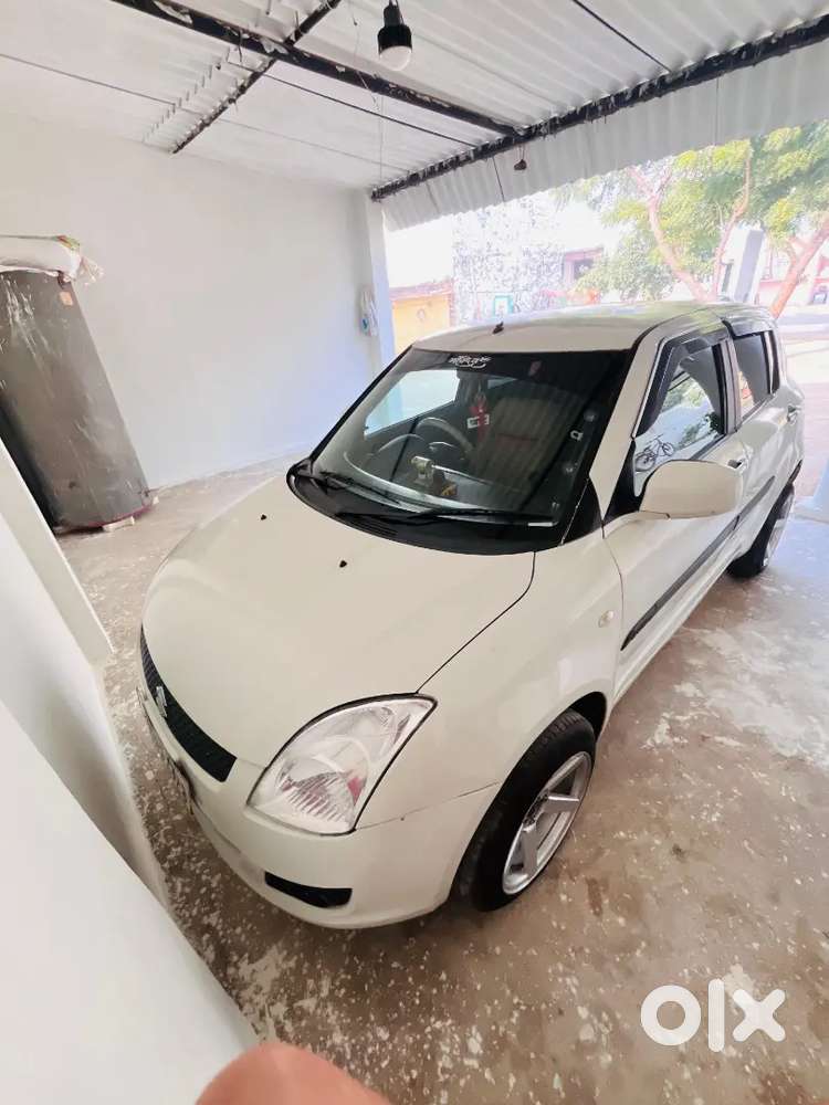 Maruti Suzuki Swift 2010 Petrol