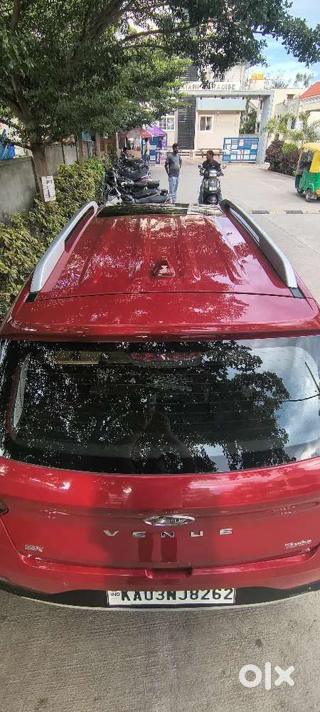 Hyundai Venue Imt  40,600 Km  Single Owner  Top Condition