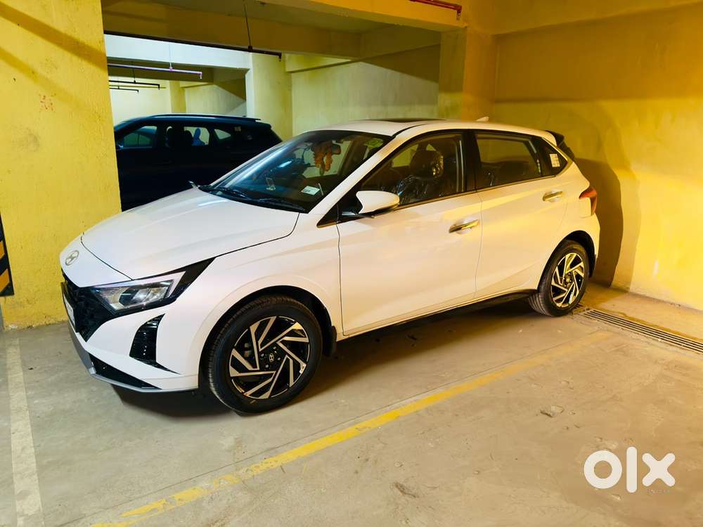 Hyundai I20 Asta Optional Ivt/2500 Km/ 5 Months Old/ Scratchless