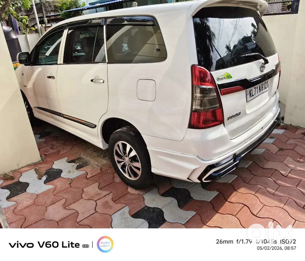 Toyota Innova 2014