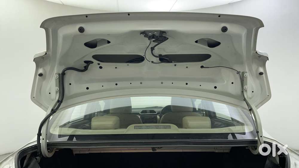 Maruti Suzuki Dzire 1.2 Zxi Amt, 2018, Petrol