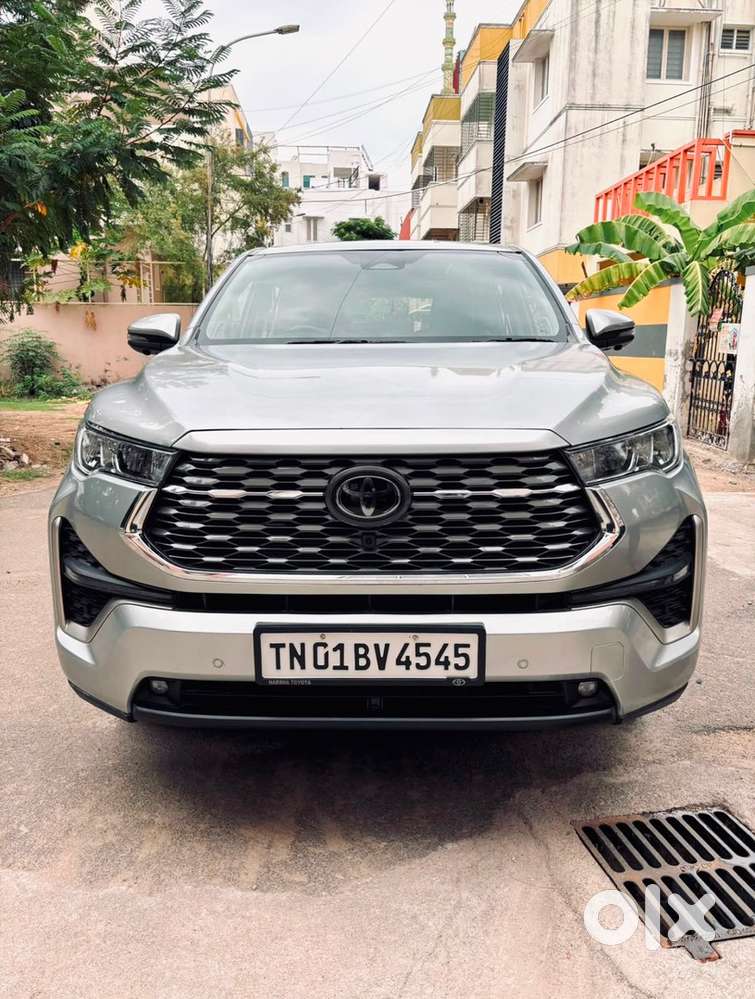 Toyota Innova Hycross Petrol 2024