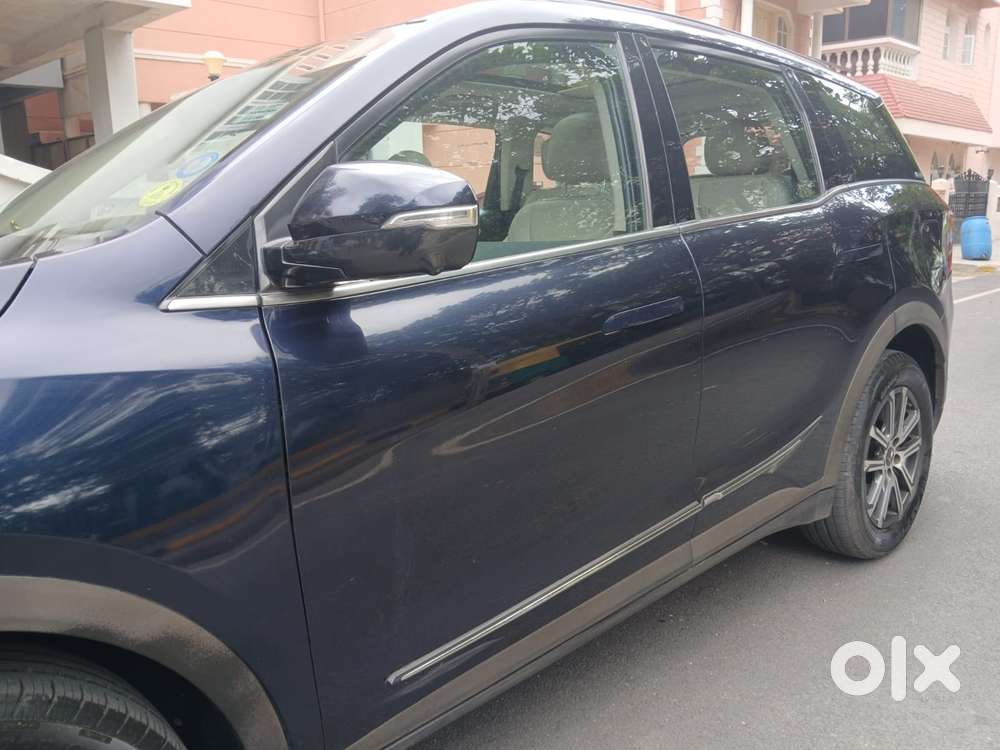 Mahindra Xuv700 2.2 Ax 7 Diesel At Str, 2022, Diesel