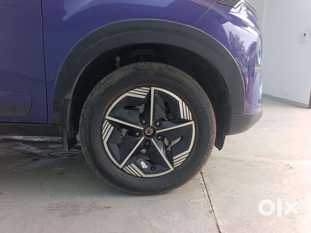 Tata Nexon Fearless Plus S Purple 1.2 Revotron Petrol 7dca Dual Tone..