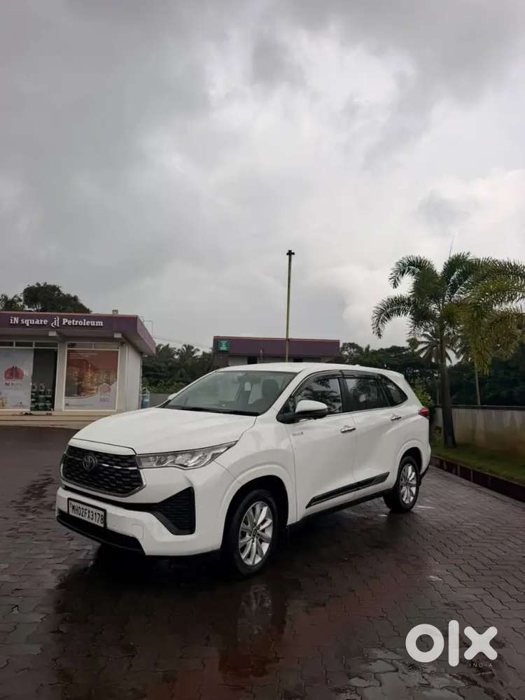 Toyota Innova Hycross 2024 Hybrid