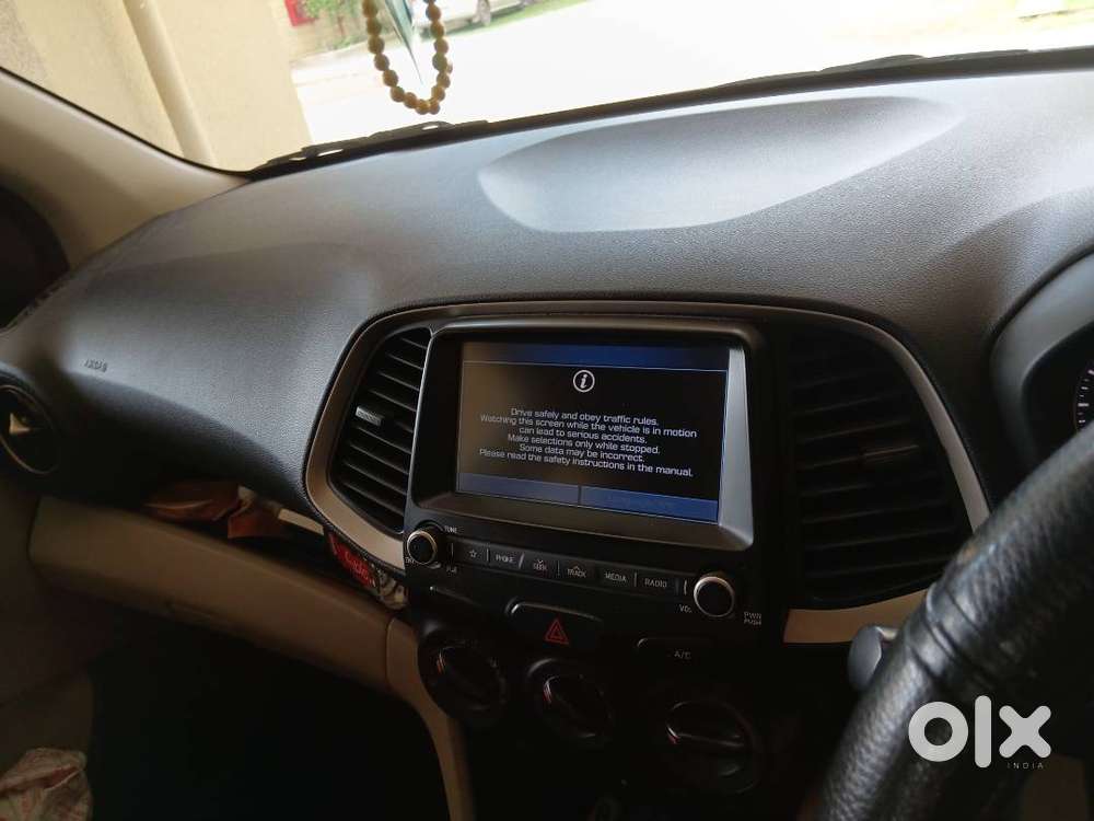 First-owner Hyundai Santro Sportz *(automatic)
