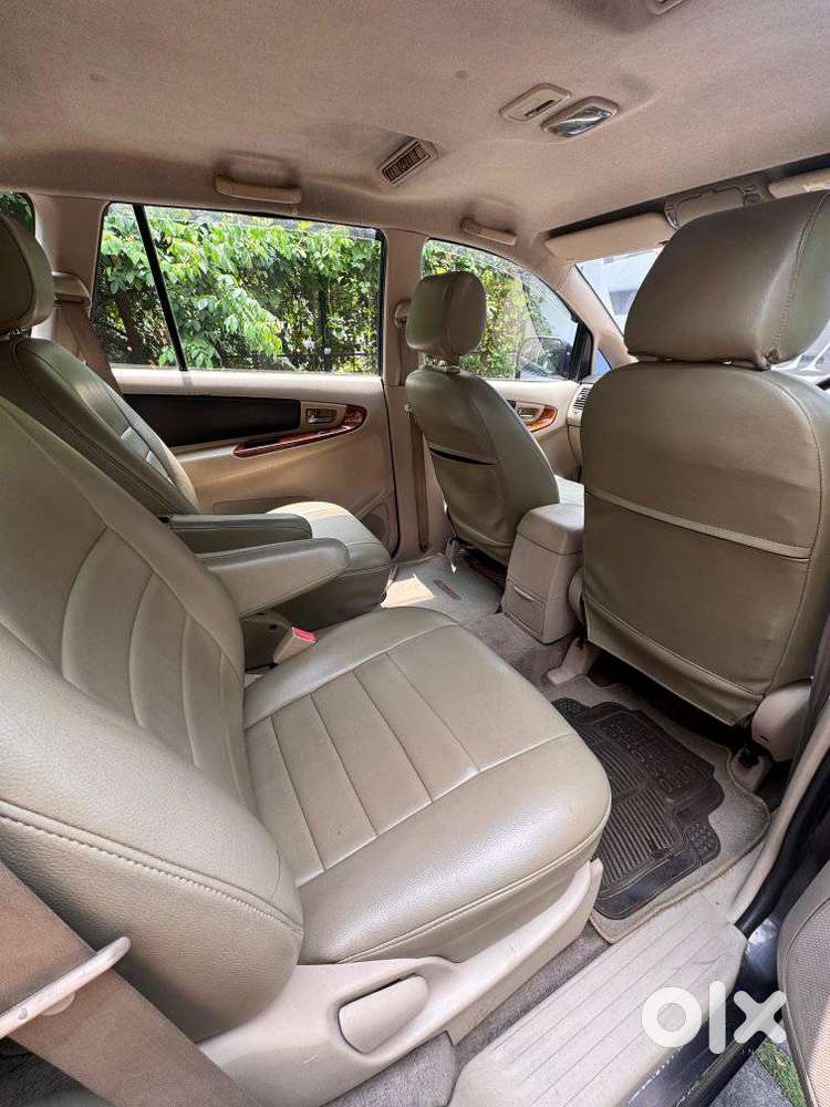 Toyota Innova 2004-2011 2.5 V Diesel 7-seater, 2007, Diesel