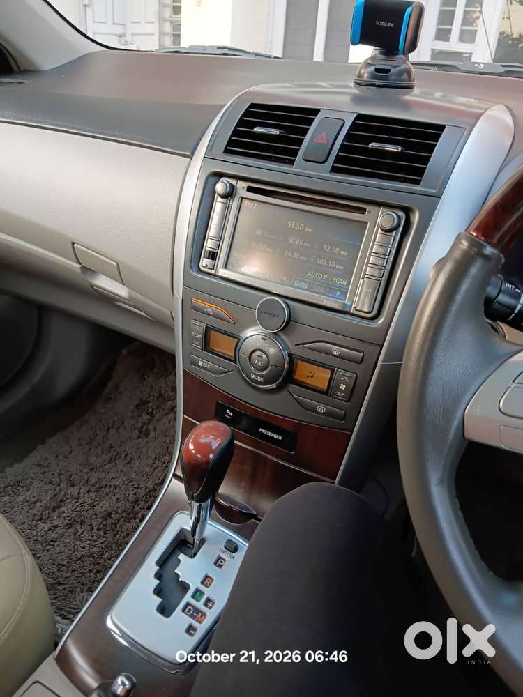 Toyota Corolla Altis Top Model Automatic 2011