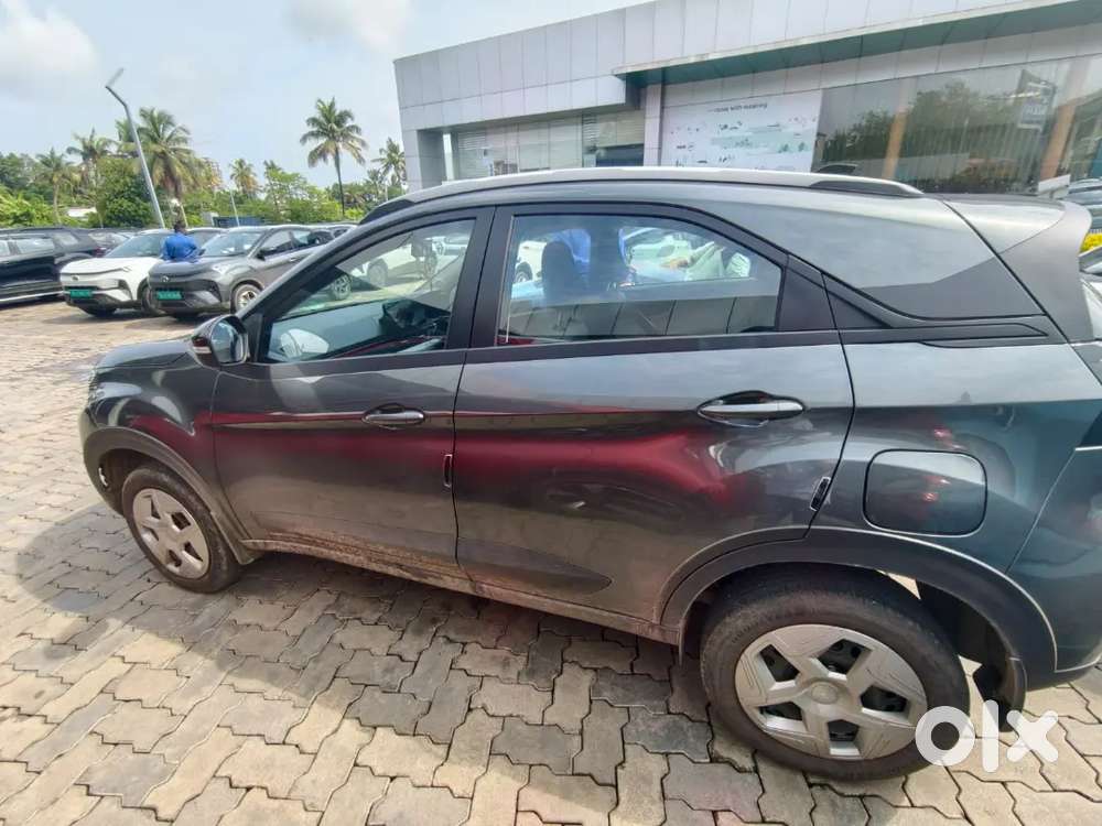 Tata Nexon Petrol Amt 2026