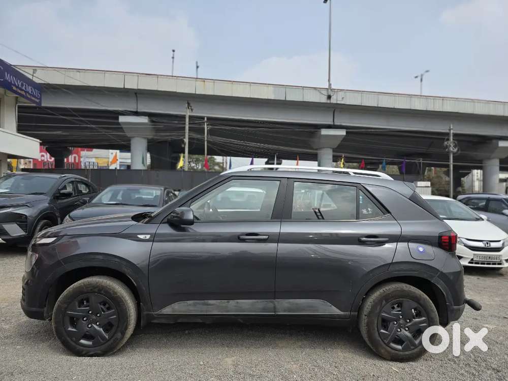 Hyundai Venue S 1.2 Petrol 2023  22k Km  Excellent Condition