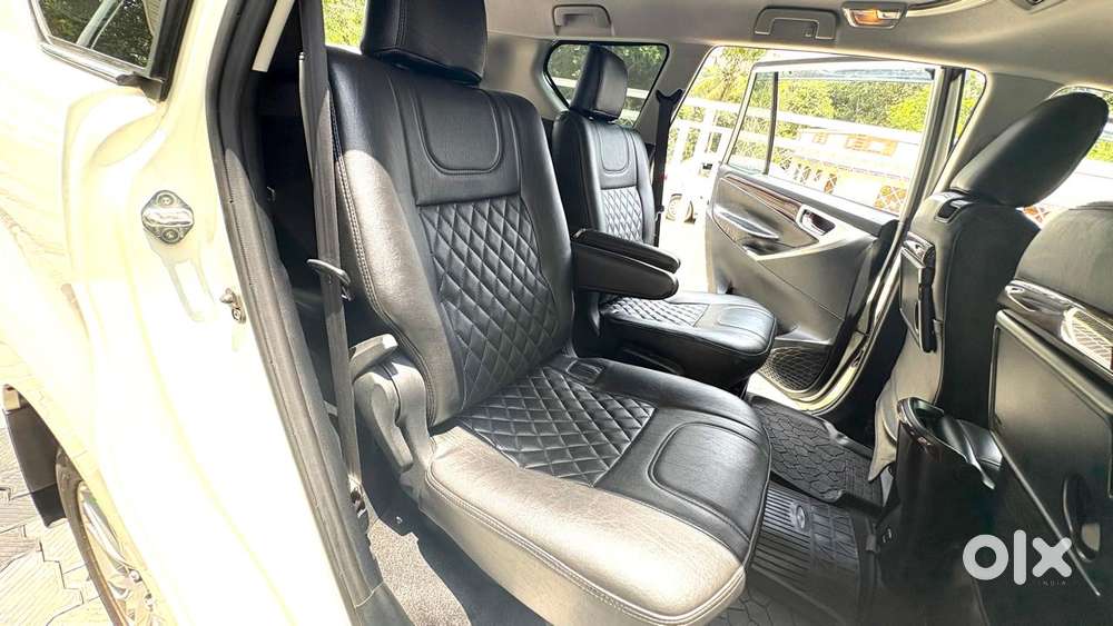 Toyota Innova Crysta, 2016