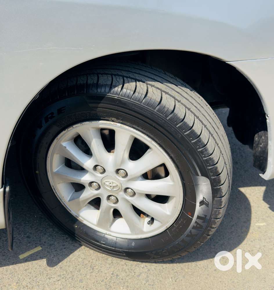 Toyota Innova 2.5 Vx 8 Seater Bs Iv, 2014, Diesel