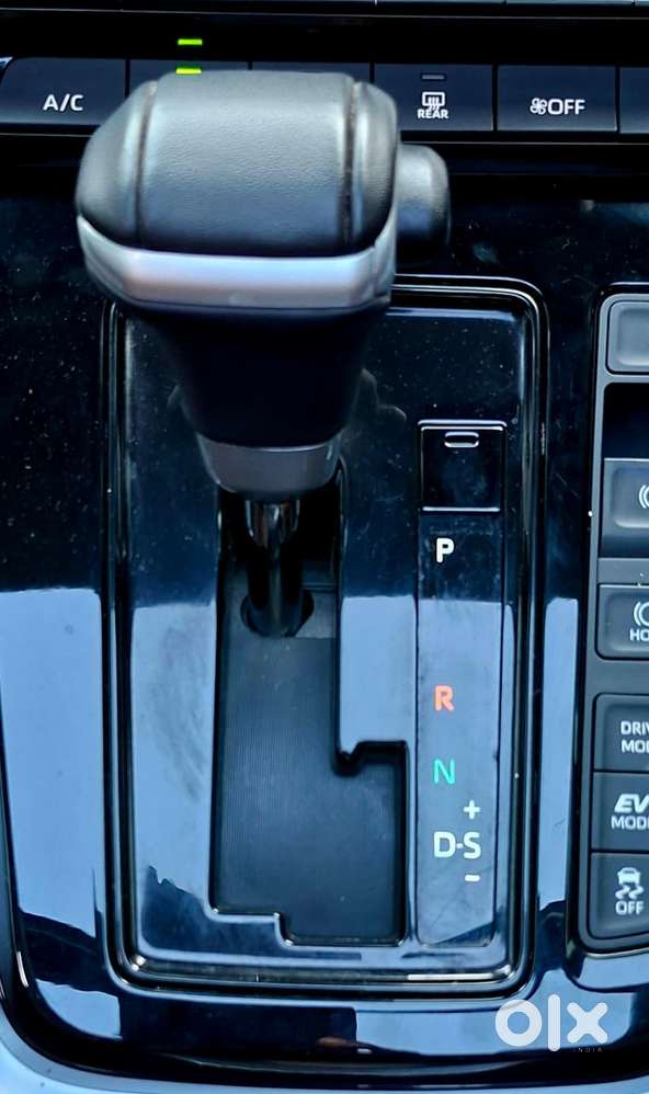 Toyota Innova Hycross 2.0 Zx Hybrid 7 Str, 2025, Petrol