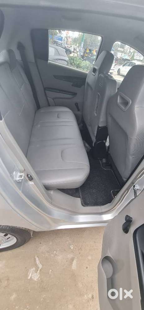 Mahindra Kuv 100, 2017, Petrol