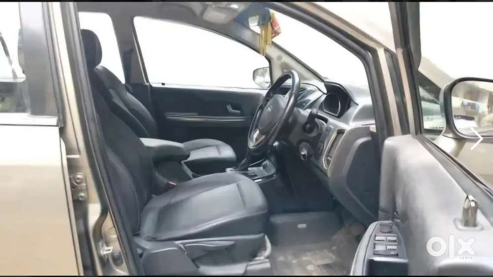 Tata Hexa Top Model 2.2 Xta Dual Tone 7 Seater 2019