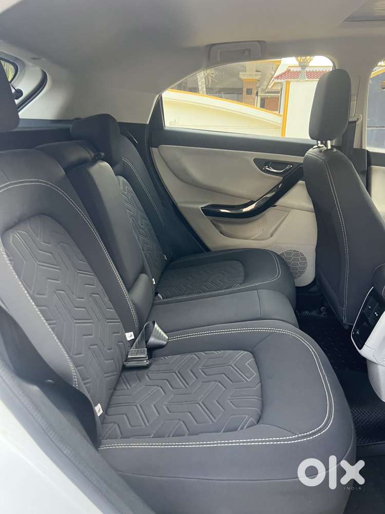 Tata Nexon Xz Plus (hs), 2023, Petrol