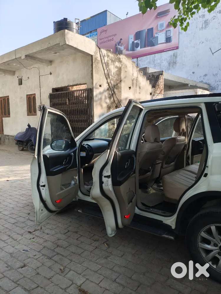 Mahindra Xuv500 2016 W10 Top Model Excellent Condition